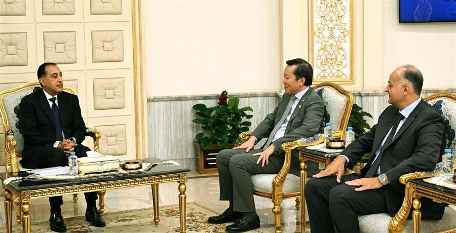 مدبولي يبحث مع بي بي البريطانية ضخ استثمارات في قطاع الغاز